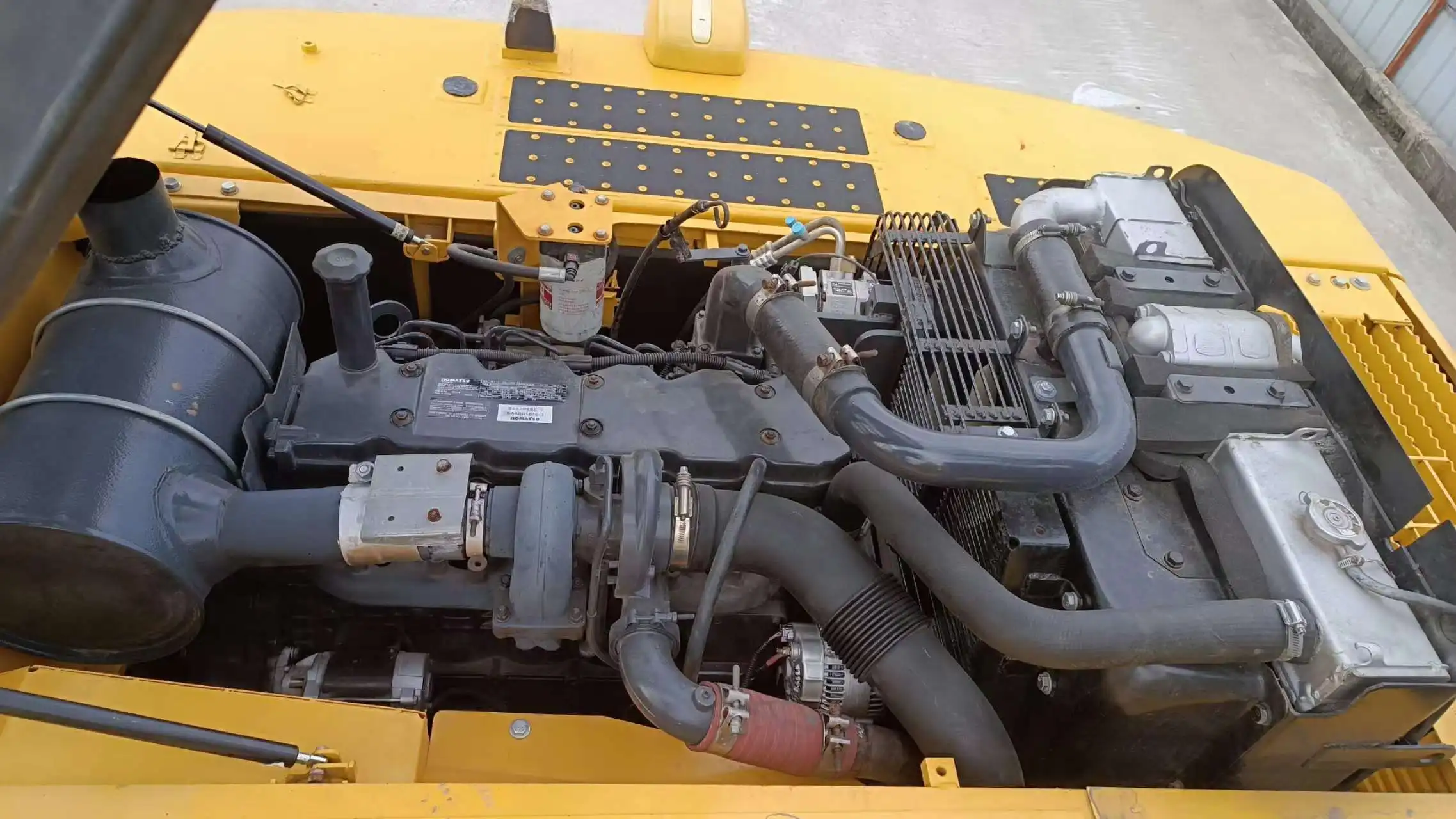 High Quality Komatsu Machinery Used Komatsu Pc220-8 Excavators With Original Komatsu Design For Construction Mining In Shanghai