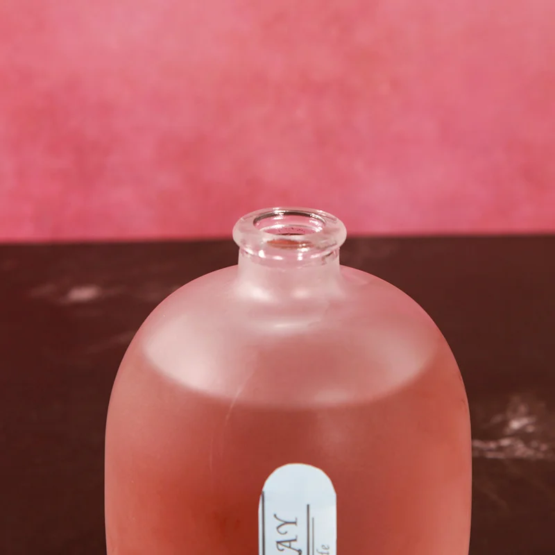 High Quality Empty 100 ml 250 ml 500 ml Round Frosted Transparent Glass Bottles for for Beverage Juice Coffee with Corks
