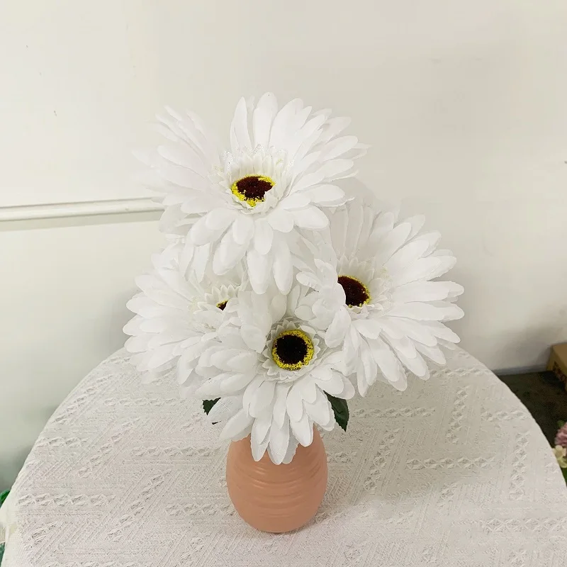 Hot Sale Cheap Good Quality White Artificial Flower 5 Heads Silk Geberra Flower Bouquet For Home Garden Wall Flower