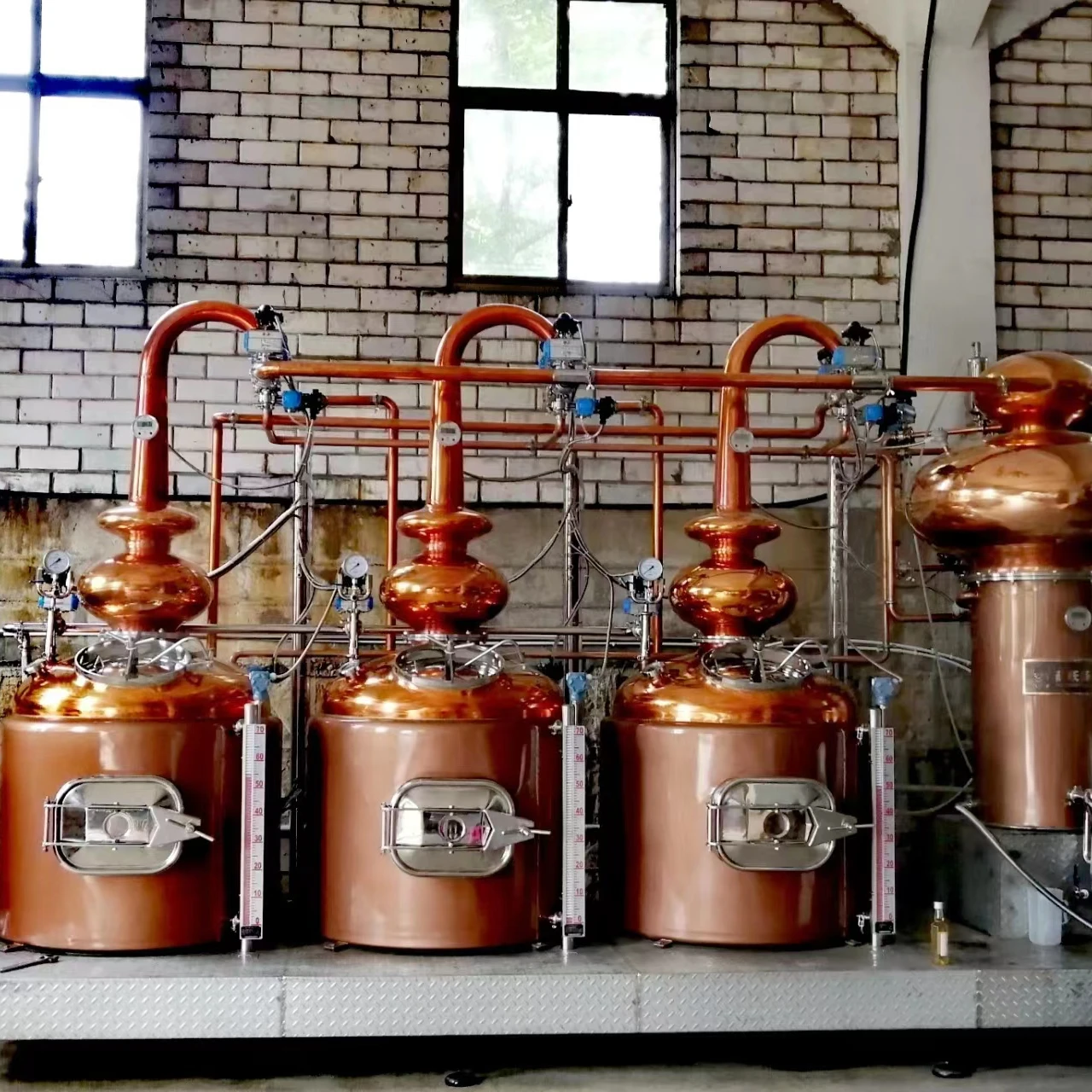 Customized Commercial Copper Reflux Column Still Alcohol Distiller Factory  Manufacturing Brandy Customized Three-Pot Distiller