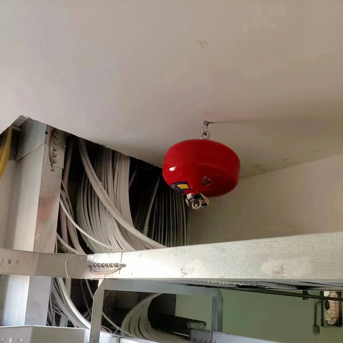 6kg ABC Dry Powder Fire Extinguisher Automatic Stored Pressure Fire Ball EN3 Certificate Hanging Type Steel Material Foam Agent