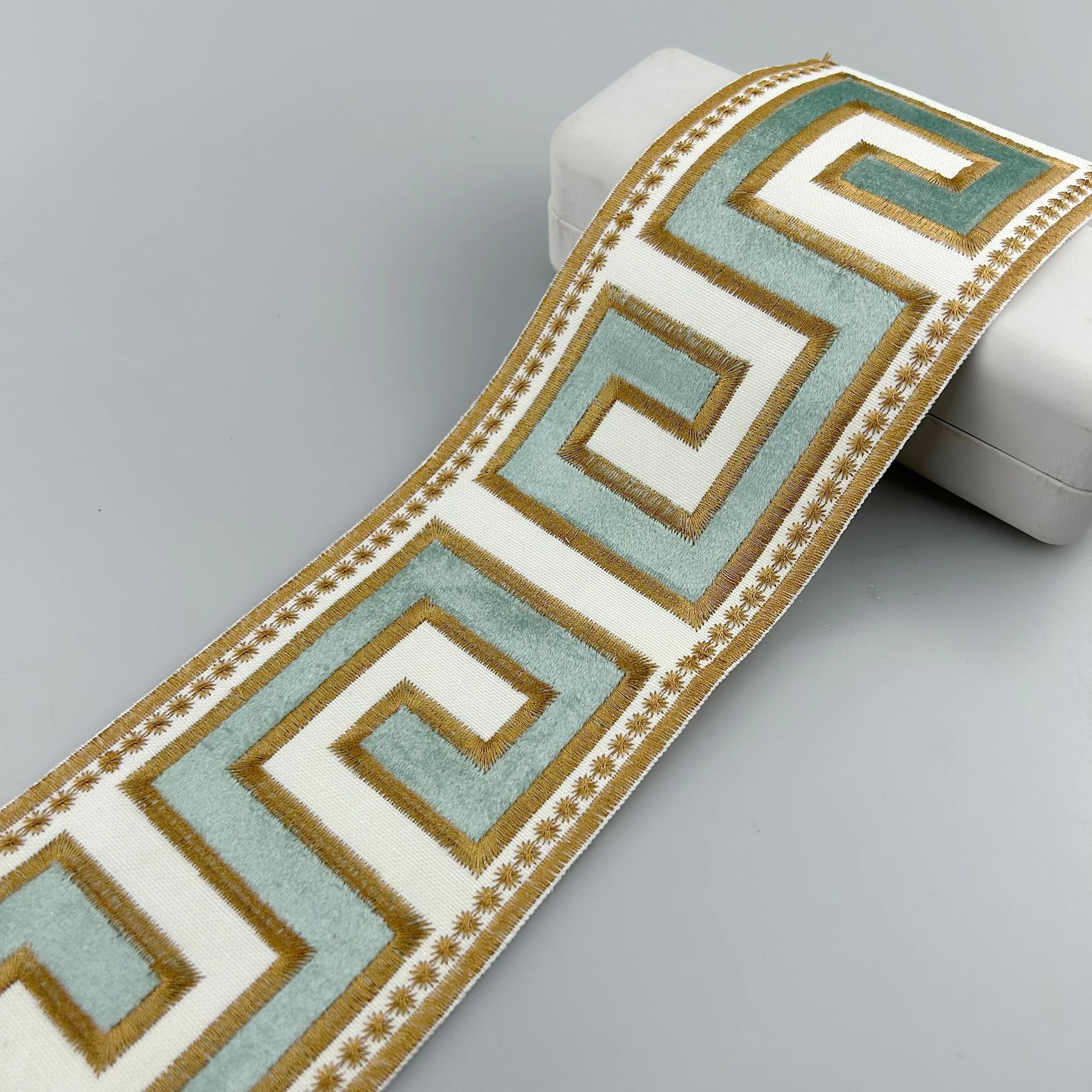 High Quality Decorative Leading Edge Velvet Fabric Ribbon Tape For Curtain Pillow Trim