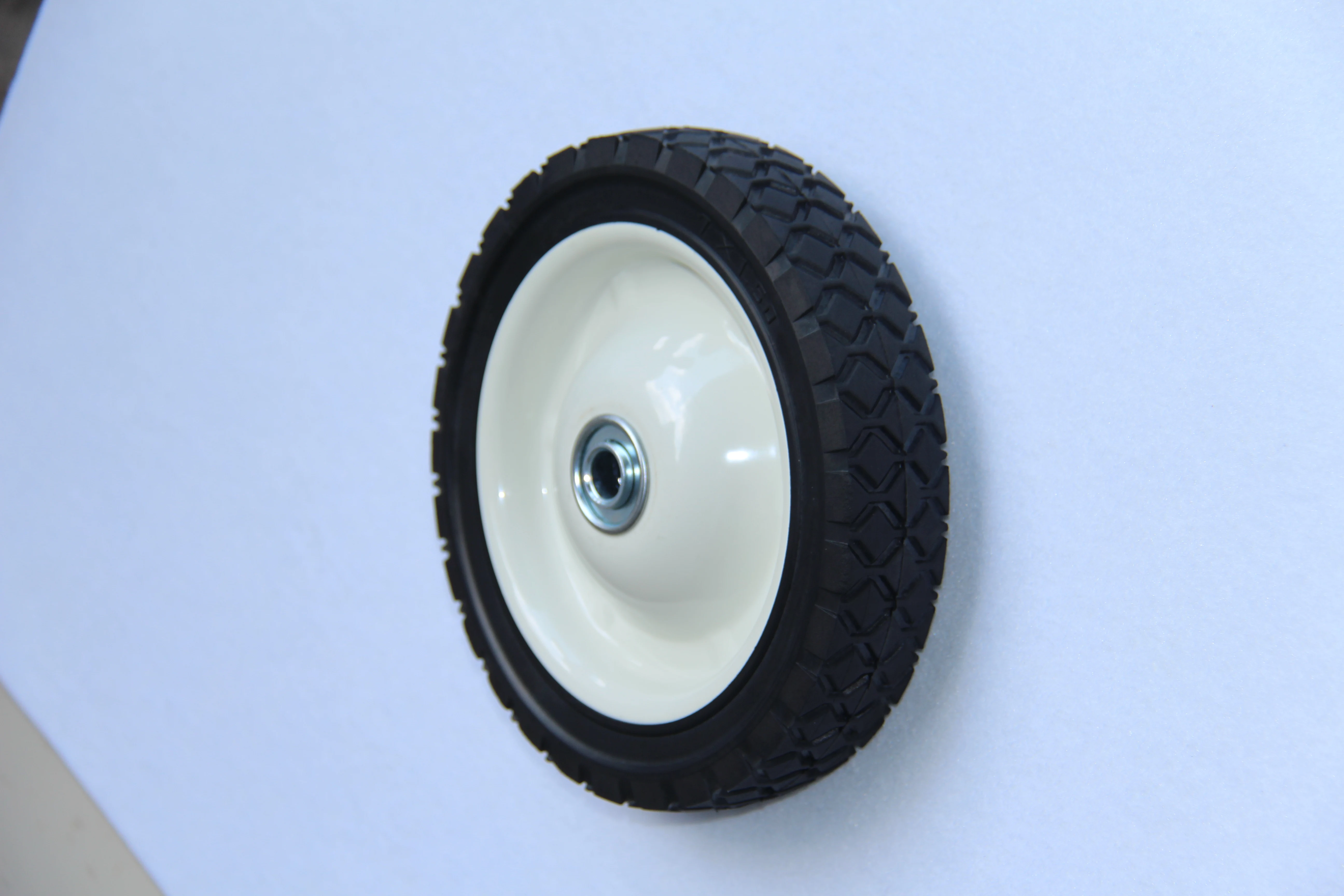 
hot sale10 inch solid rubber wheel with black steel hub for BBQ grill 