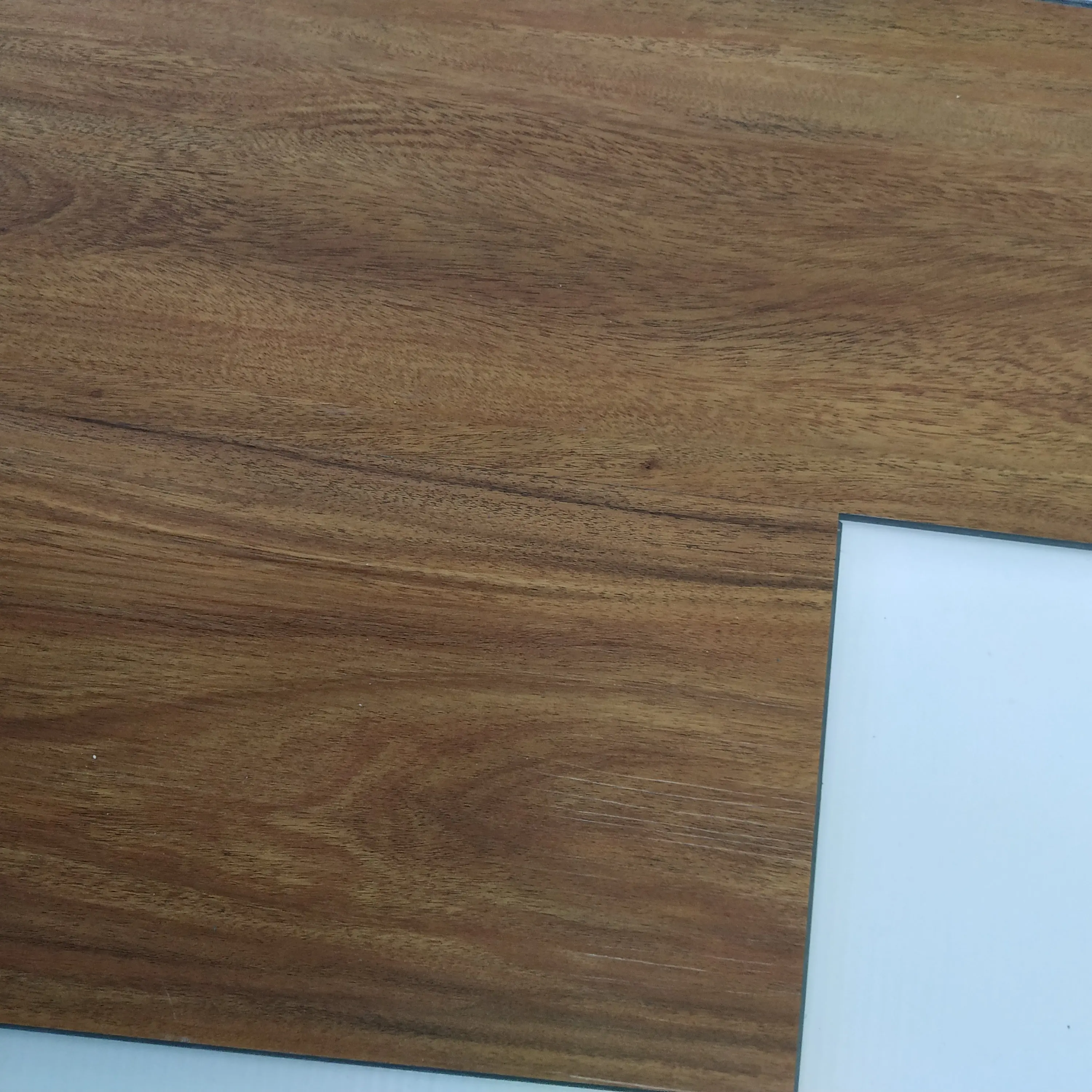 Легко устанавливаемое свободное виниловое напольное покрытие высокого качества