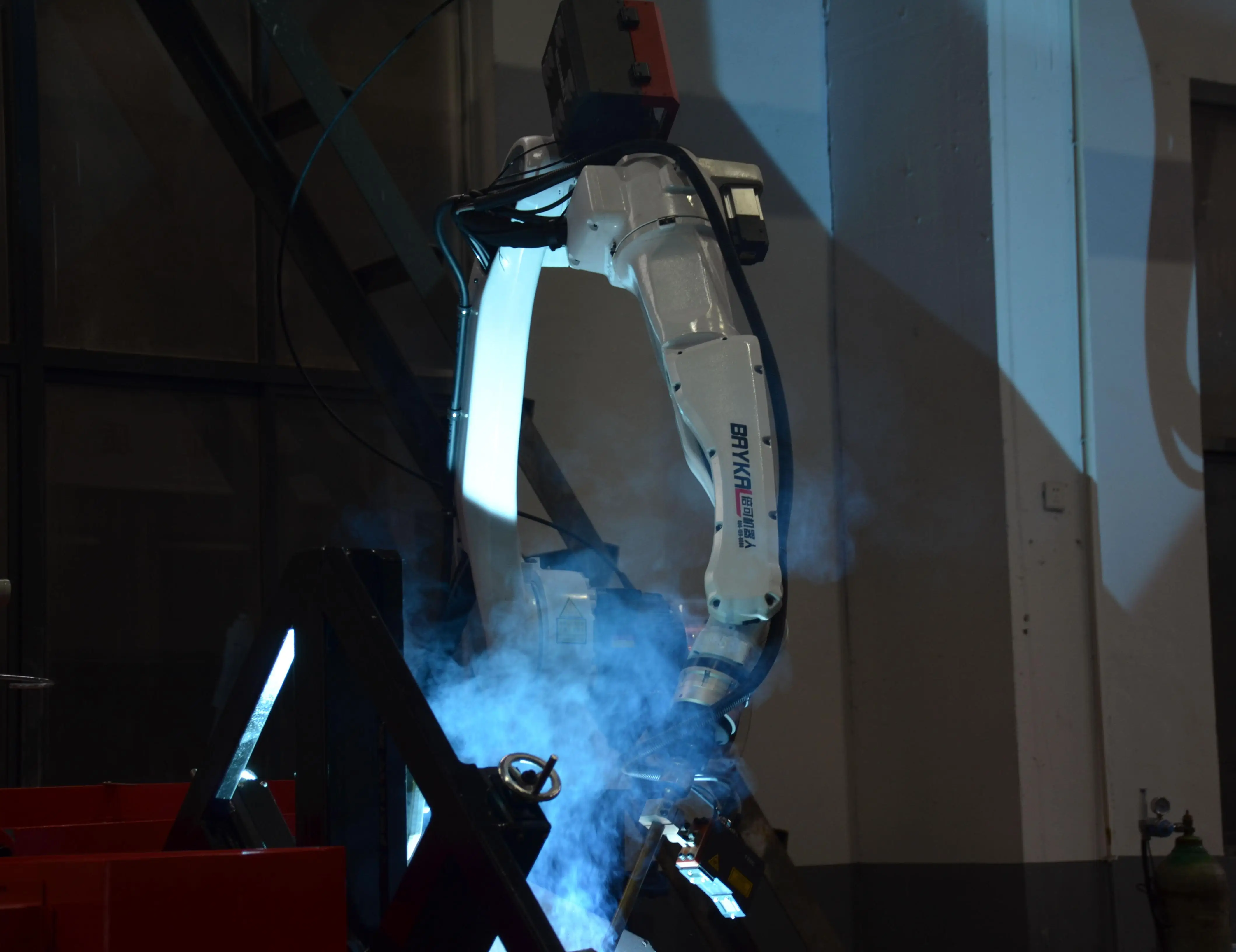 6 Axis Robots Machine Undercarriage Robotic For Frame Welding Robot