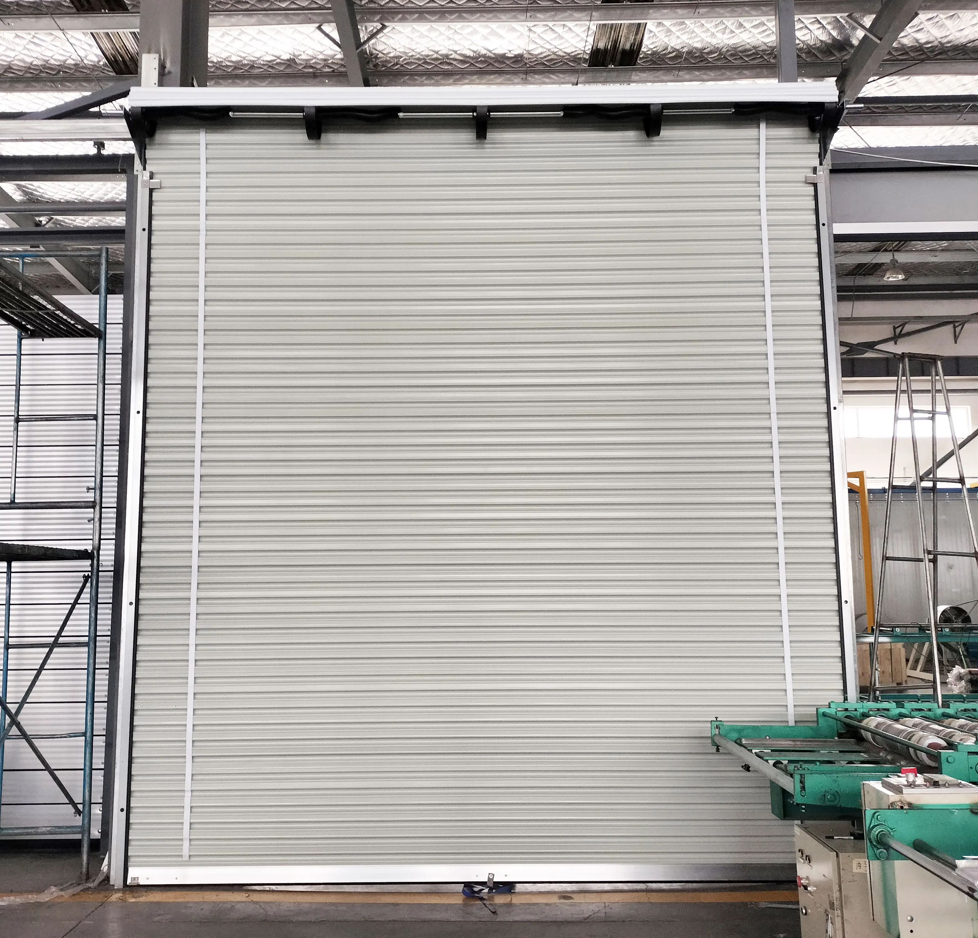 Silver curved curtain piece manual zipper simple rolling shutter door