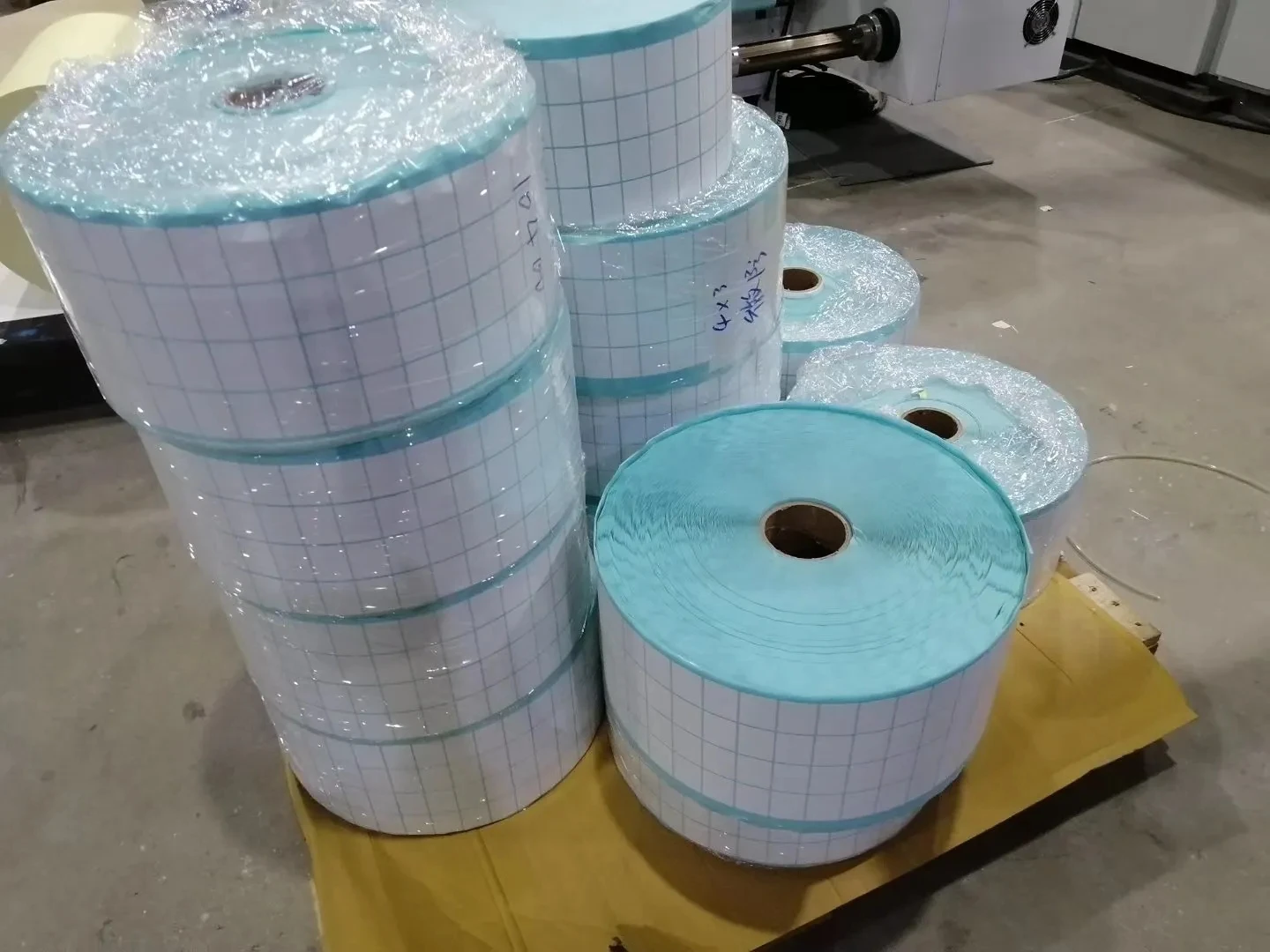 Thermal label roll customized small size 58x40   58x30 supermarket Electronic scale thermal label