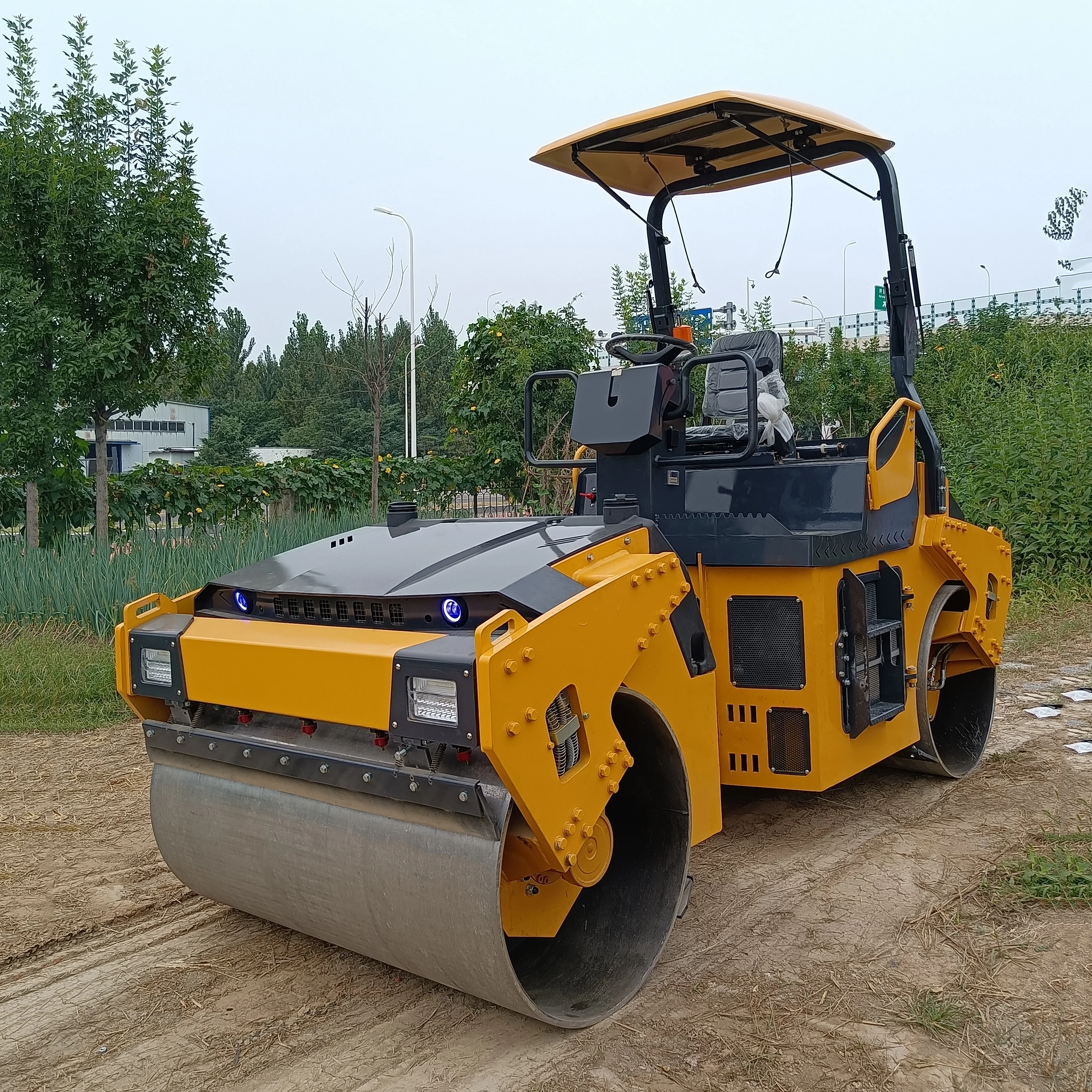 Manufacturer Factory Mini Hydraulic Road Roller Small Vibratory Compactor Road Roller for Sale
