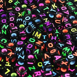 Горячая Распродажа 800 шт. разноцветные черные буквы для письма бусины Кубики Алфавит