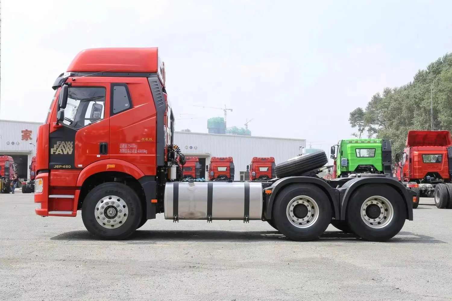 FAW Trucks J6P Best Selling High Efficiency used tractor truck Diesel CNG second hand