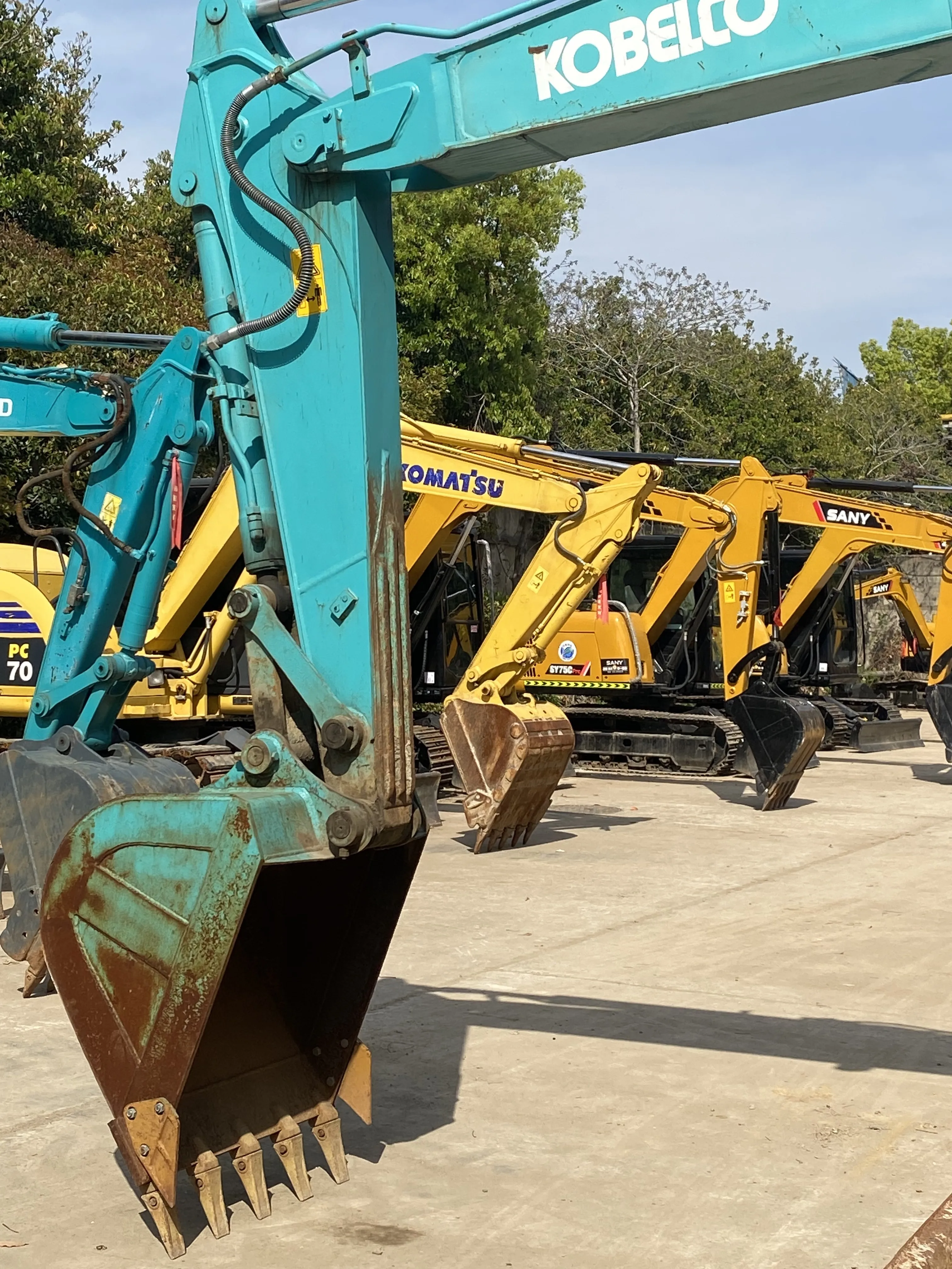 low hour japan  kobelco excavator on sale 7.5ton sk75 small size excavator in stock used kobelco excavators used kobelco sk75