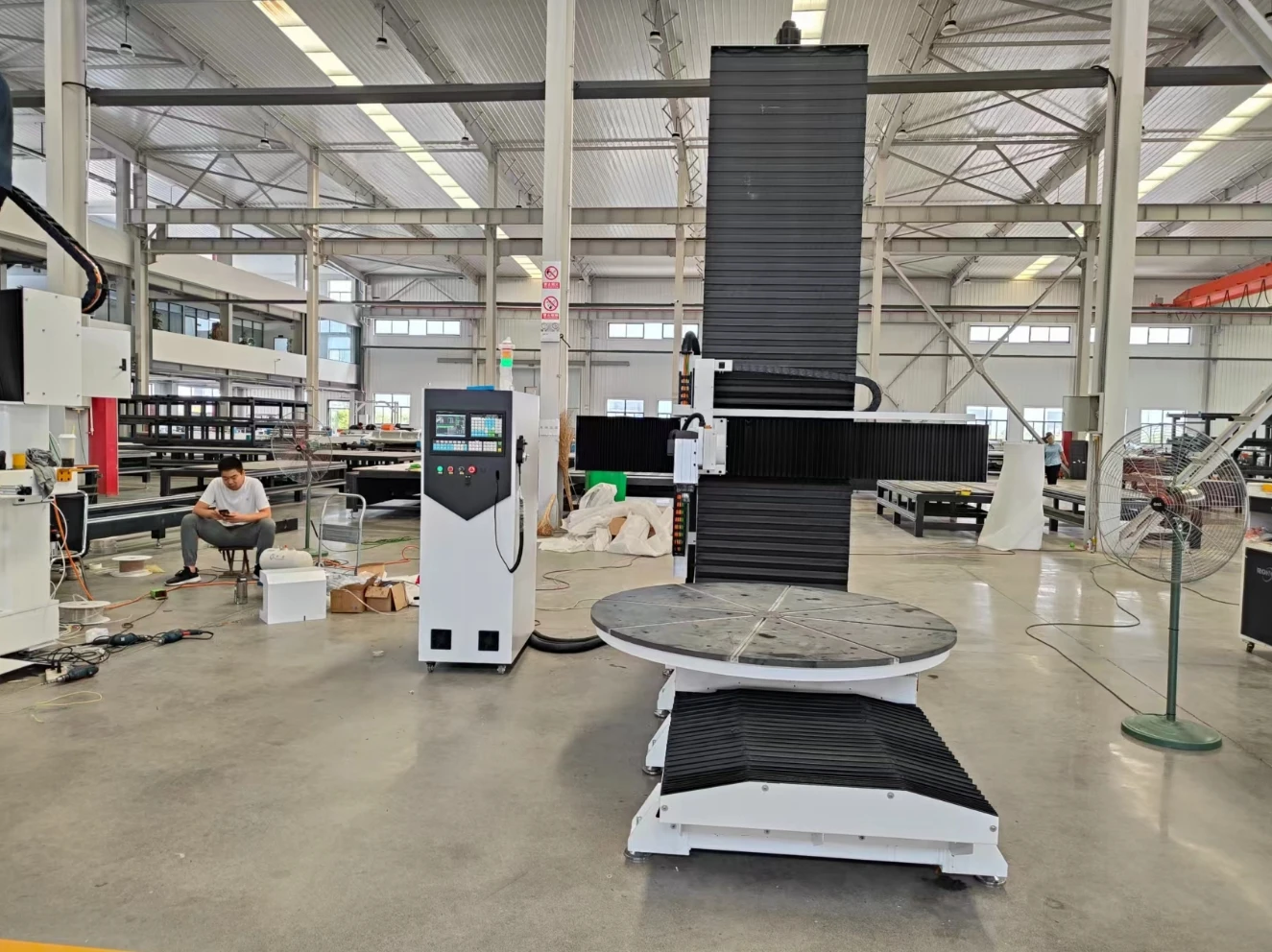 Rongchi precision 5 axis center cnc machine profile machining center for statue carving