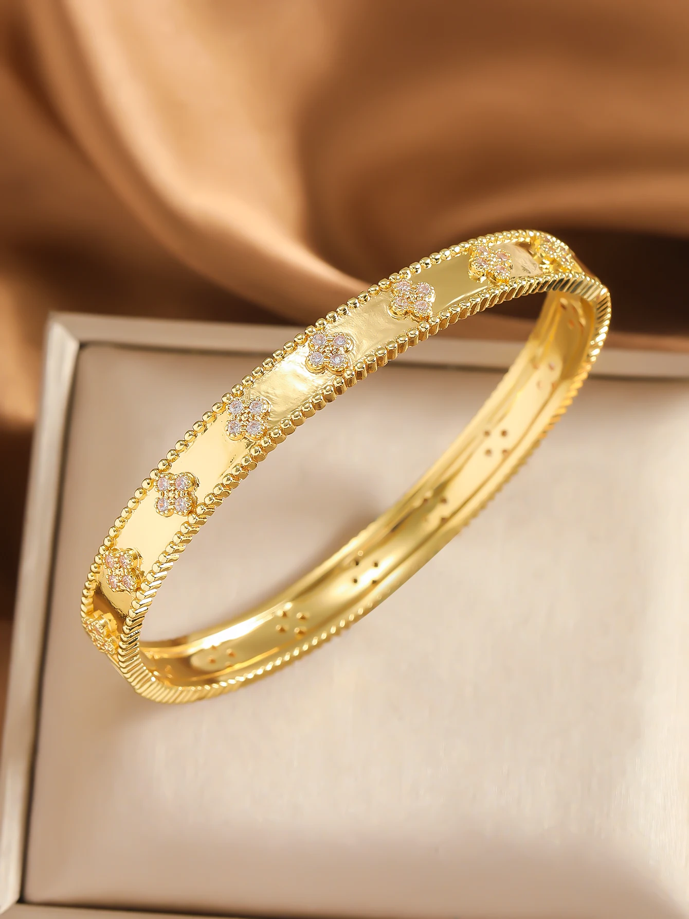 ZF Hot Selling Bracelet Wholesale 1pcs Selling All-match 5 design Brass 18K Gold Plated Unisex Bangles