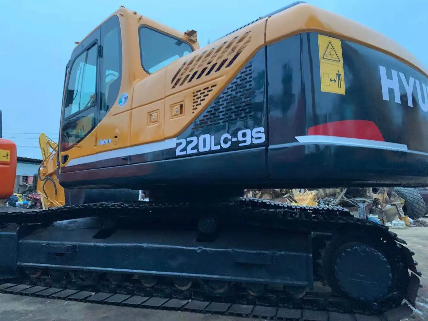 In Good Condition Hyundai R220Lc-9S Excavator For Sale