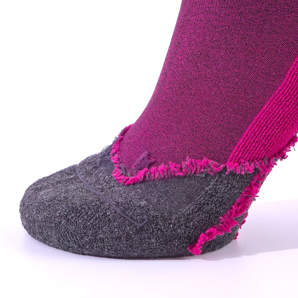 Wholesale athletic custom logo design terry padding arch support high knee crazy compression sport cycling socks