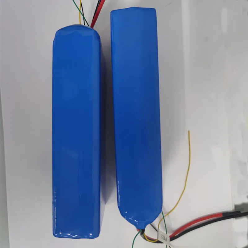 High capacity lithium polymer battery pack 11.1v 12V 10Ah lipo battery with power meter and communication protocol