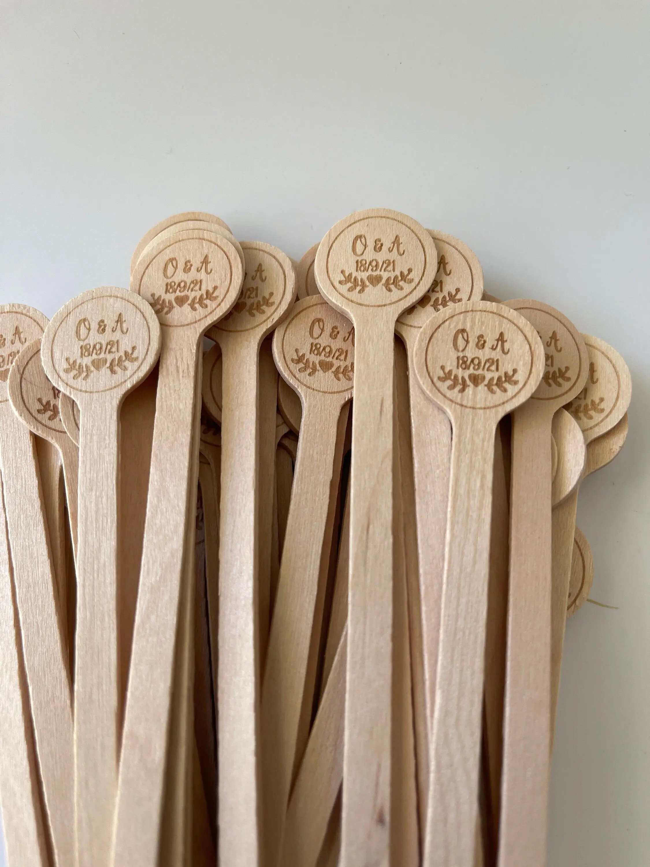 Customized wooden drink stirrers disposable wood tea coffee stirrers stick eco friendly wooden stirrer stirring stick weeding