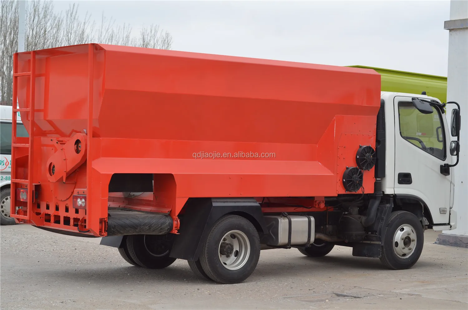 
Qingdao JointTech 16m3 TMR Feed spreading machine for cattle farm 