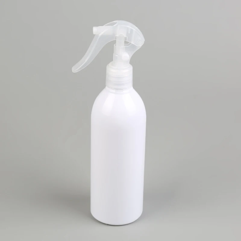 PET spray bottle with mini trigger sprayer