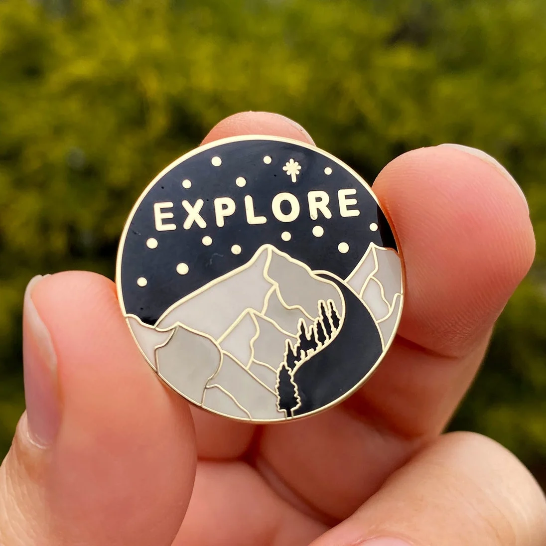 Anime Pin Manufacturer Factory Custom Black Metal Soft Hard Enamel Lapel Collar Pin Badge