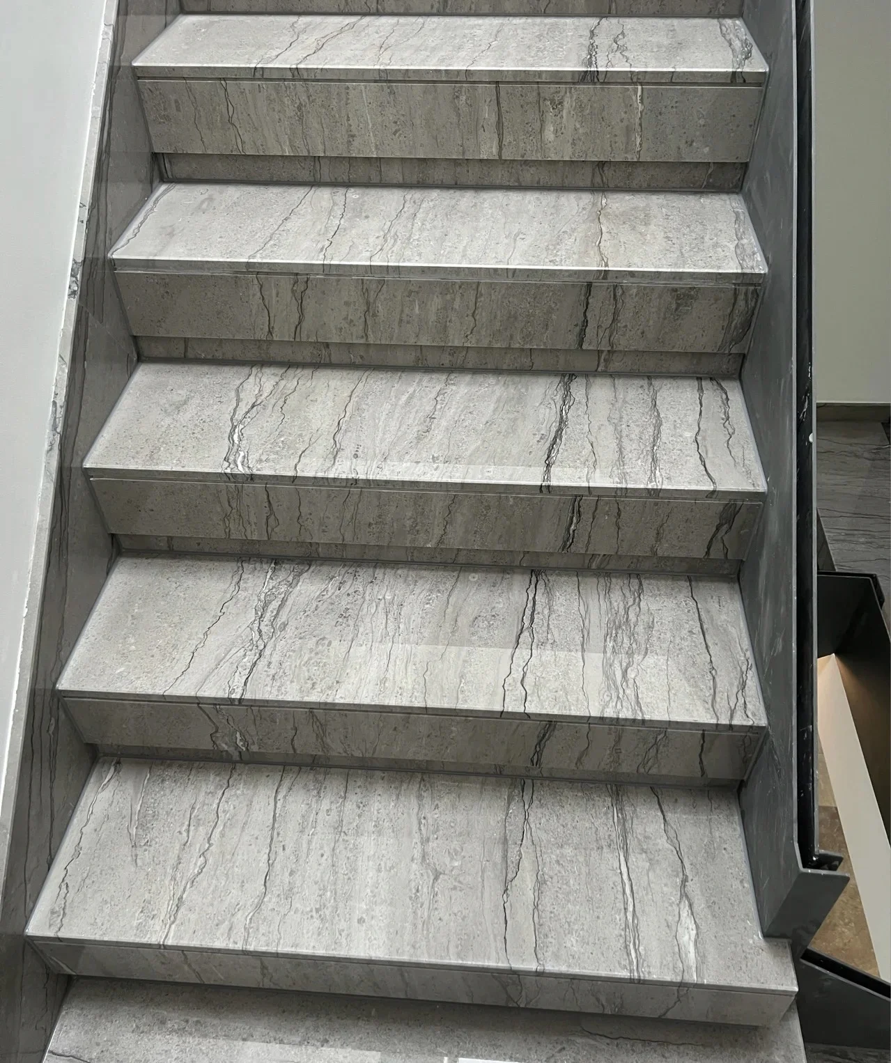 Manufacture  Double Layer Carbon Steel Railing Glass Guardrail Striped Natural Marble Staircase Step Steel Plate Staircase