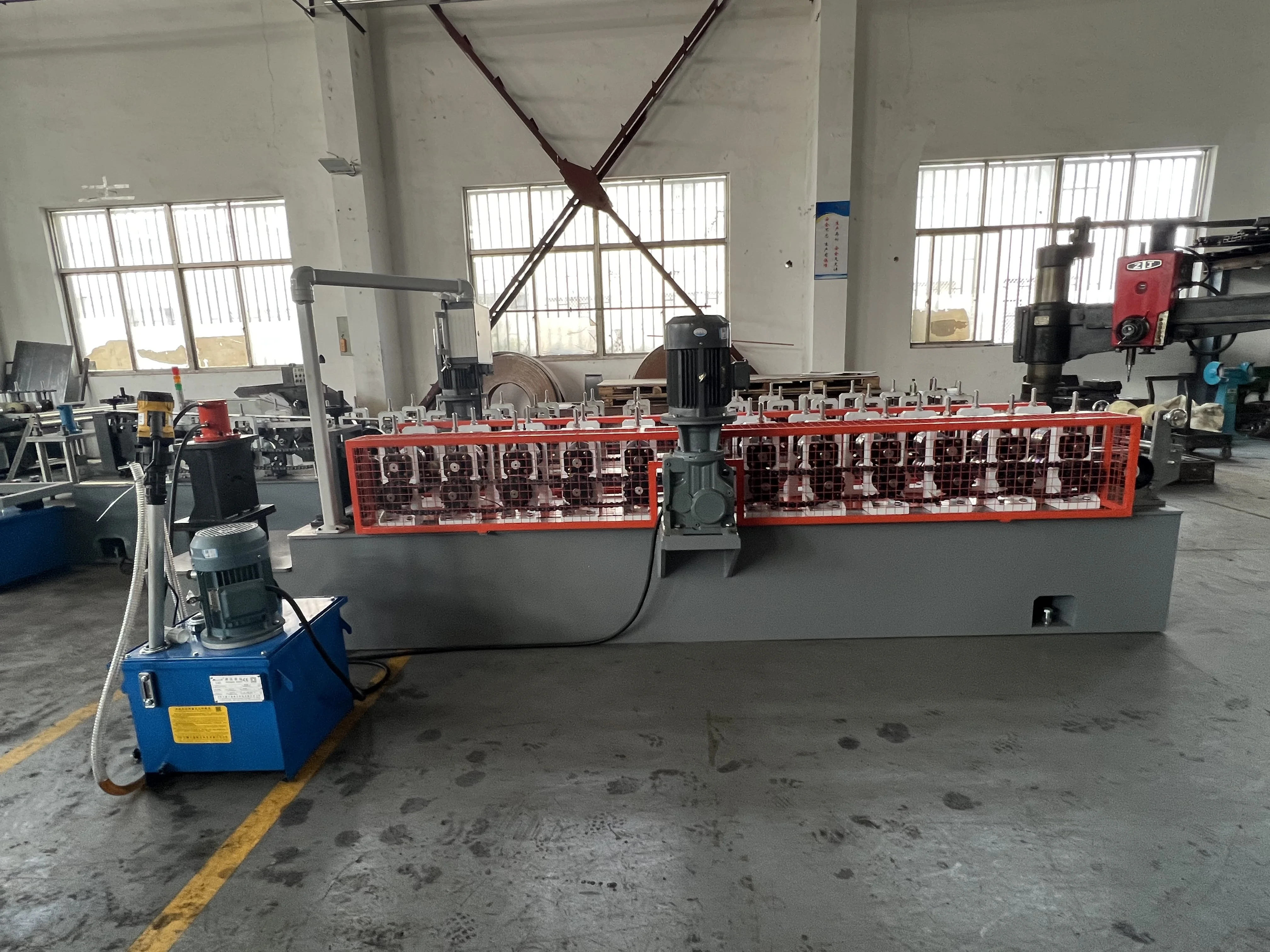 RC Resilient Channel Steel Profile Omega Hat Channel Roll Forming Machine