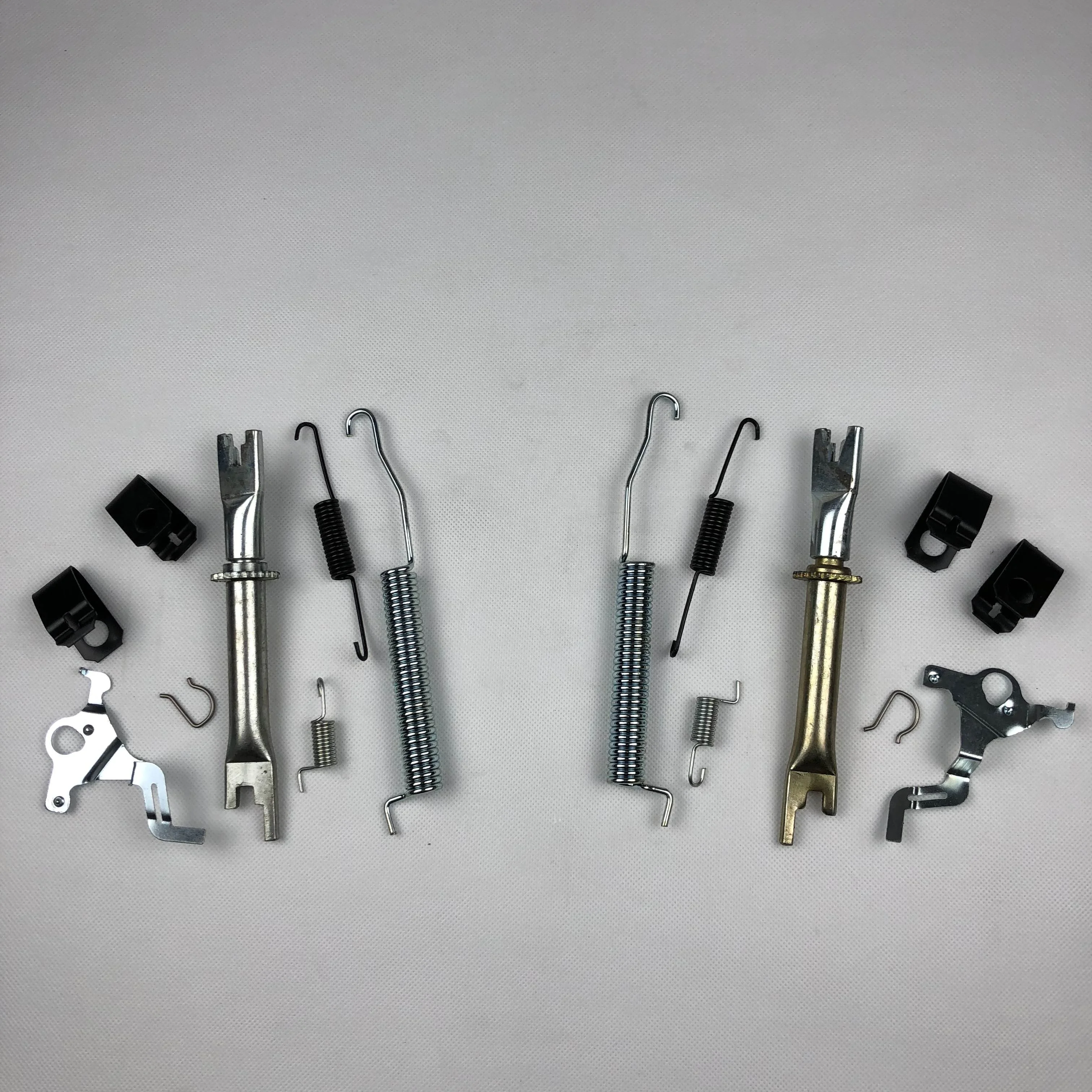  Комплект для ремонта тормозов UH71-26-640 UH71-26-630 Ford MAZDA