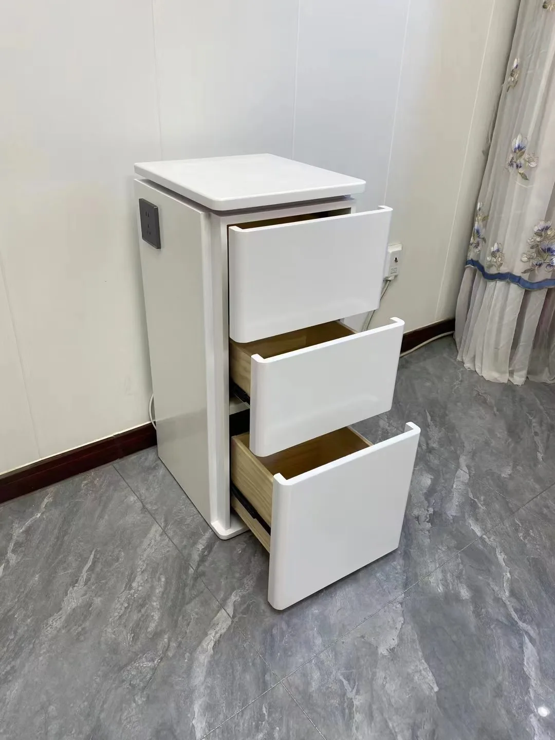 Wholesale Hair Salon Styling Display Tools Cabinet Beauty Salon Furniture Wooden Shelves Hairdressing Showcase