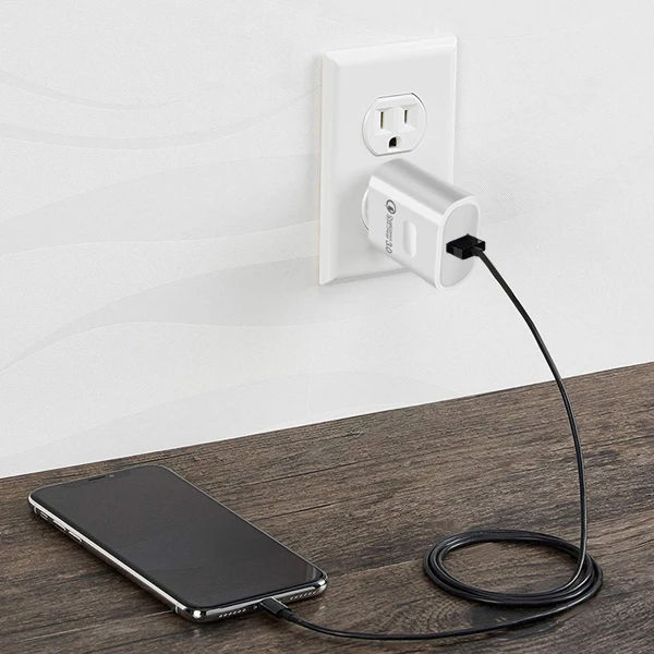  Сетевое зарядное устройство с usb-портом и поддержкой быстрой зарядки 18 Вт