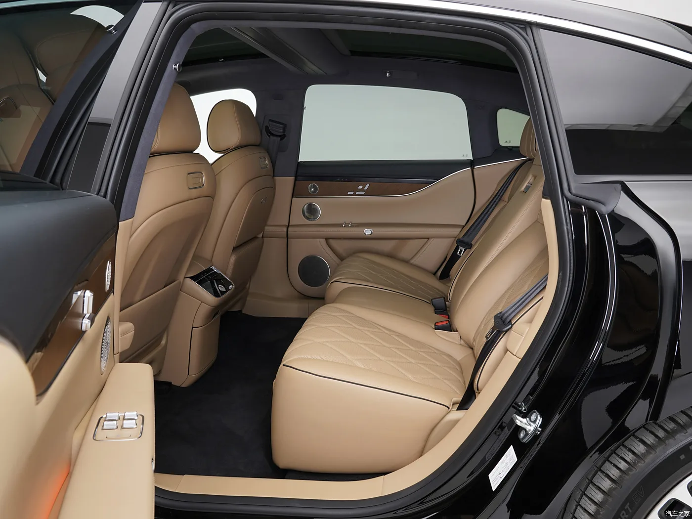 2024 BAIC STELATO S9 Ultra Hongmeng System New Energy Vehicles 4 Doors 5 Seats Auto For Family