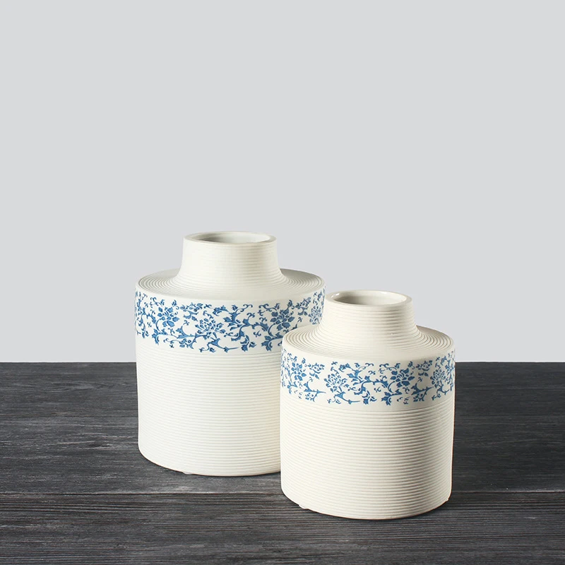 Custom Modern Porcelain Vase Chinese Blue And White Ceramic Home Decor Flower Vases Wholesale