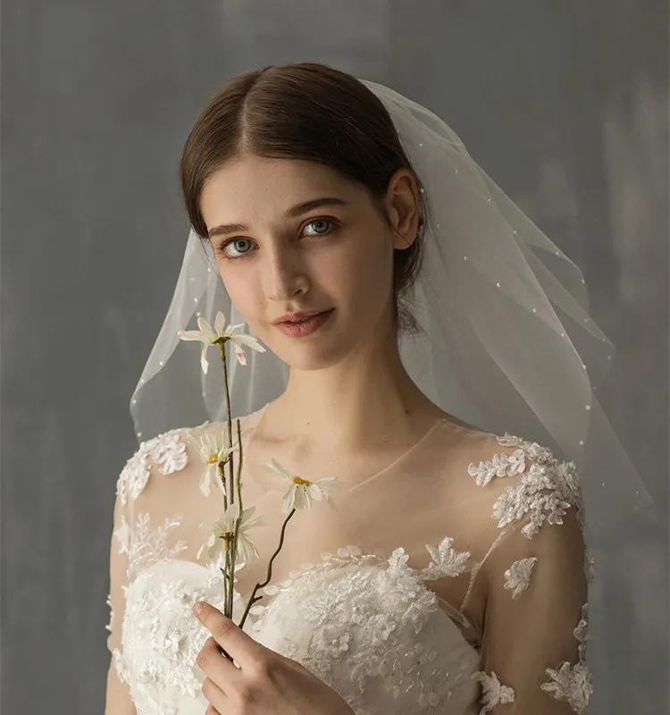V627 Elegant Wedding Bridal Veil Soft Tulle Beading Handmade White Shoulder Short Brides Veil Women Marriage Accessories
