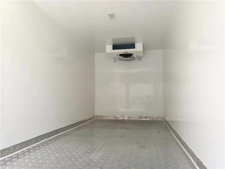 China factory produced frozen food transport vehicle fish freezer 5 tons refrigerated truck