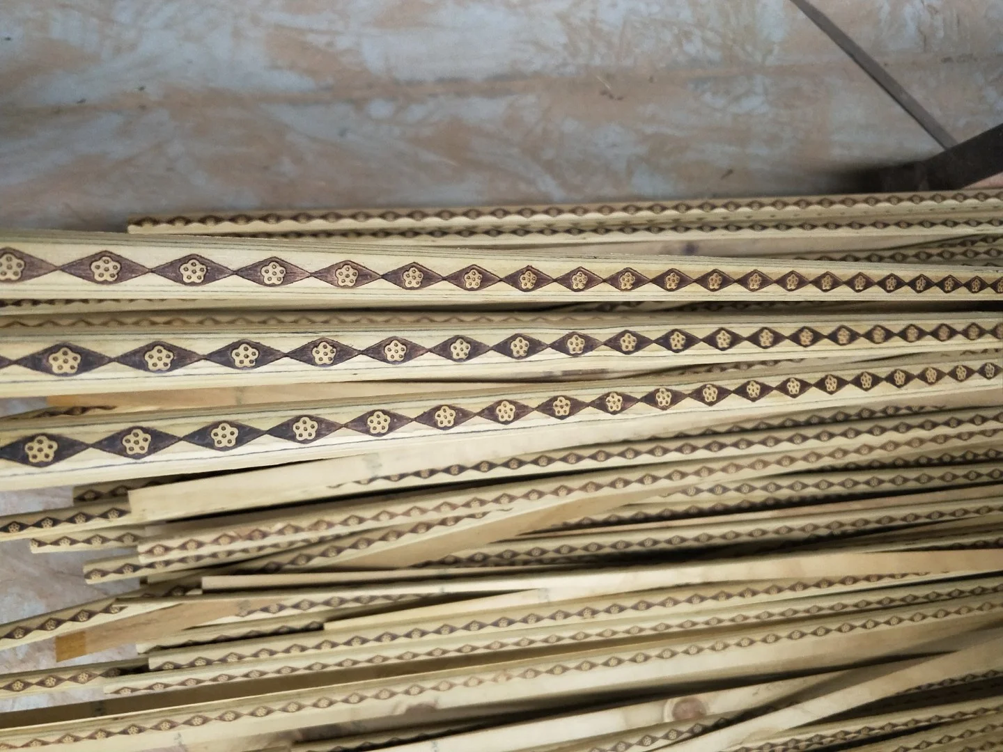 Chinese Teak Wood Moulding Wooden Door Frame Teak Wood Moulding