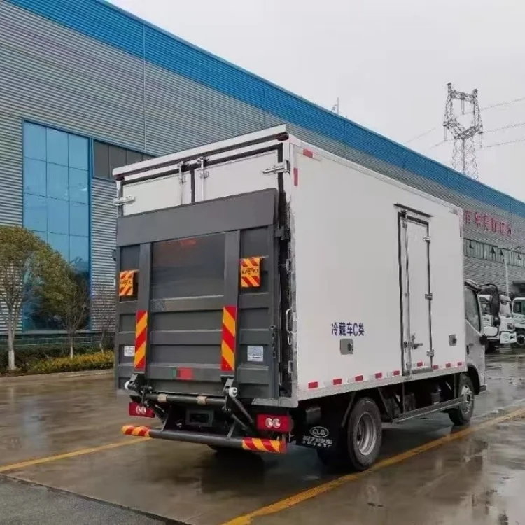 Isuzu ELF refrigerated truck and 1 ton hydraulic lifting platform freezer transportation 5 tons vegetables  fruits milk egg food