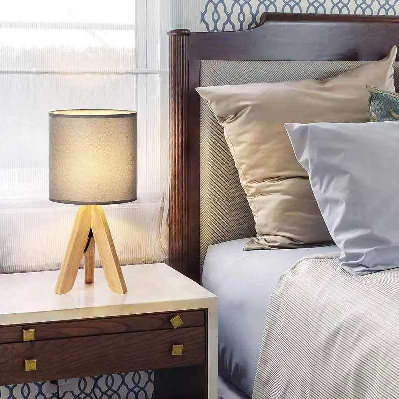 Modern Garden Wood Art Tripod Table Lamp Hotel Bedroom Bedside Lamp