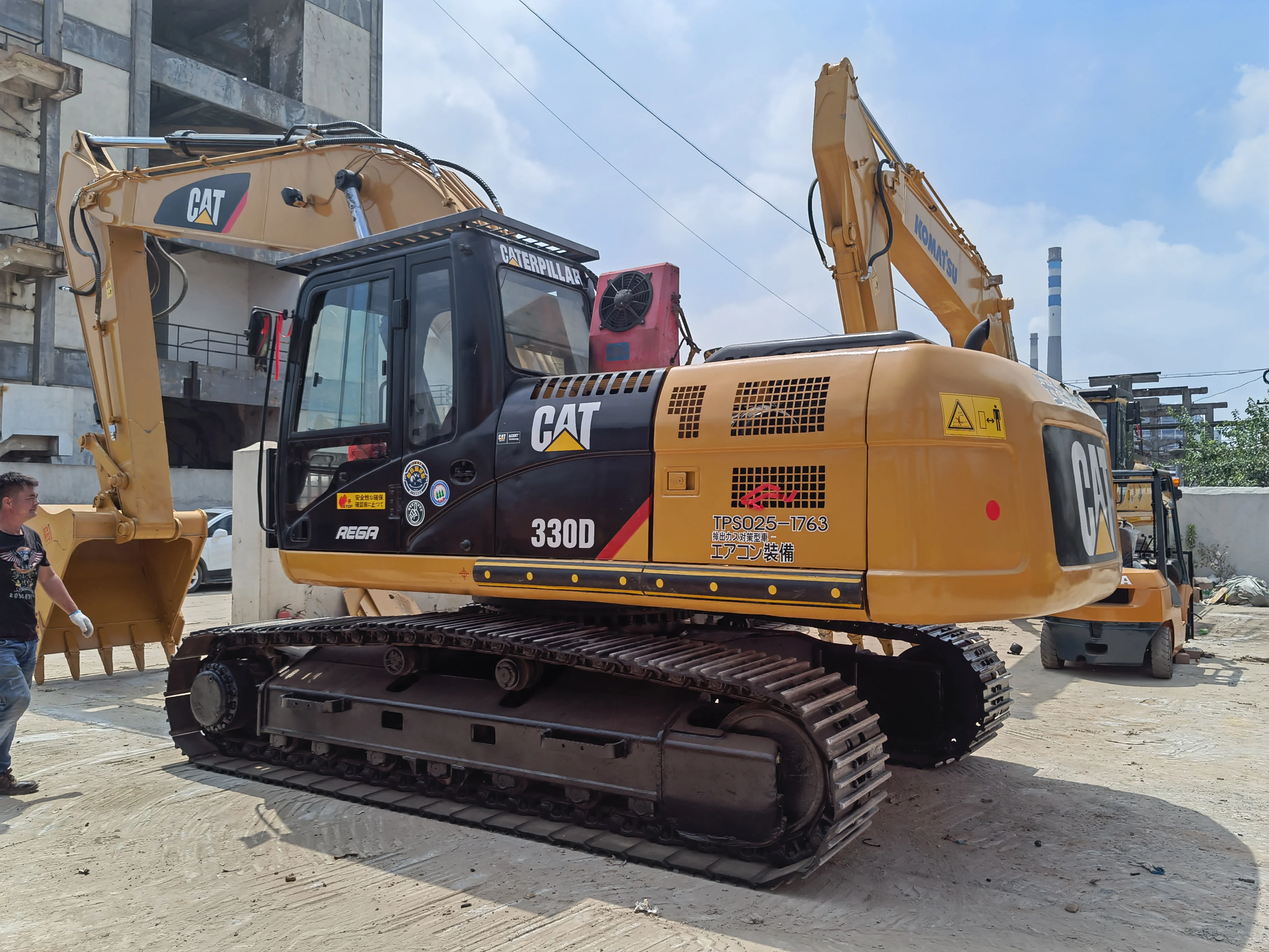 Экскаваторы гусеничные б/у машины для экскаватора Caterpillar 330D распродажа тяжелого оборудования