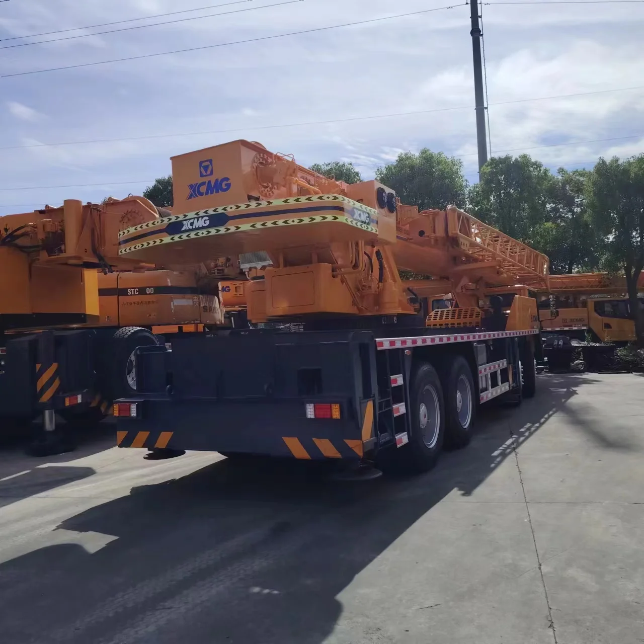 Новейшая Рекламная цена подержанного автокрана 25 тонн 50 55 100 мобильный кран б/у