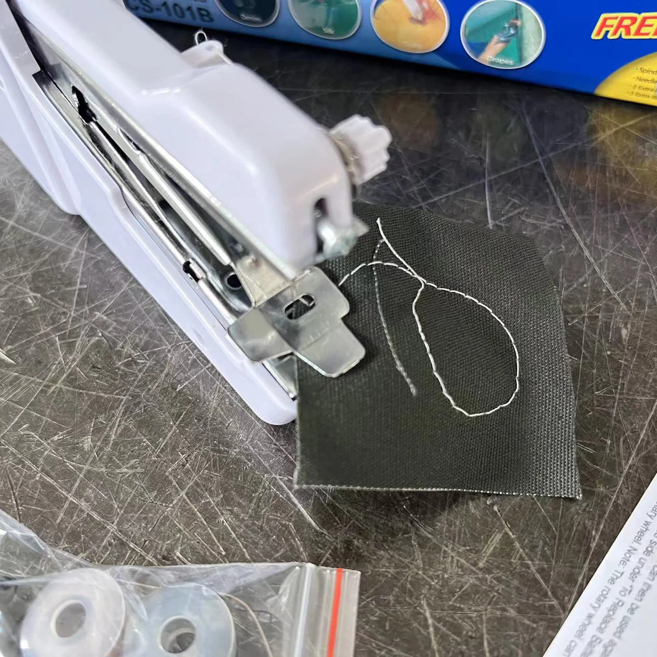 HONKON HK 9701 Cheap Manual Hand Sewing Machine Handheld Sewing Machine Portable Mini