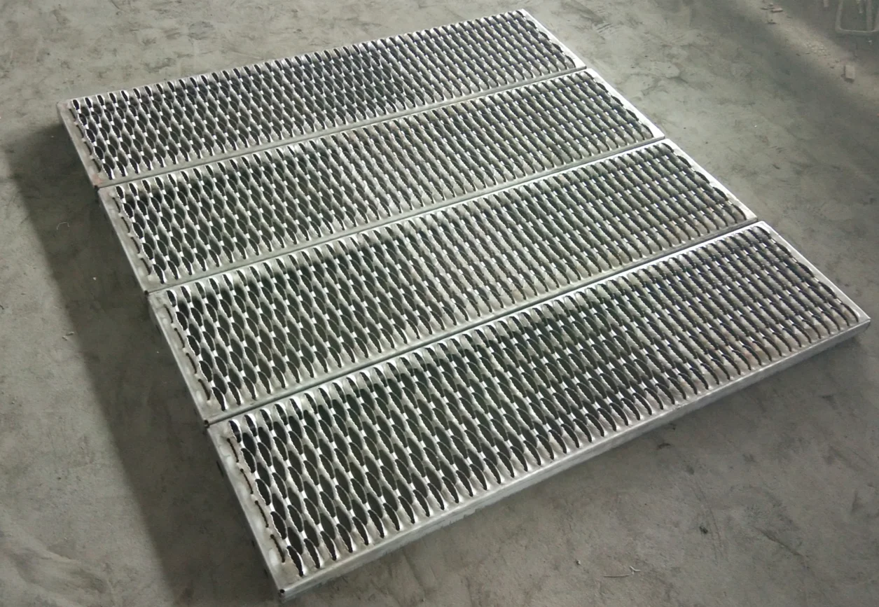 Stainless steel stair tread