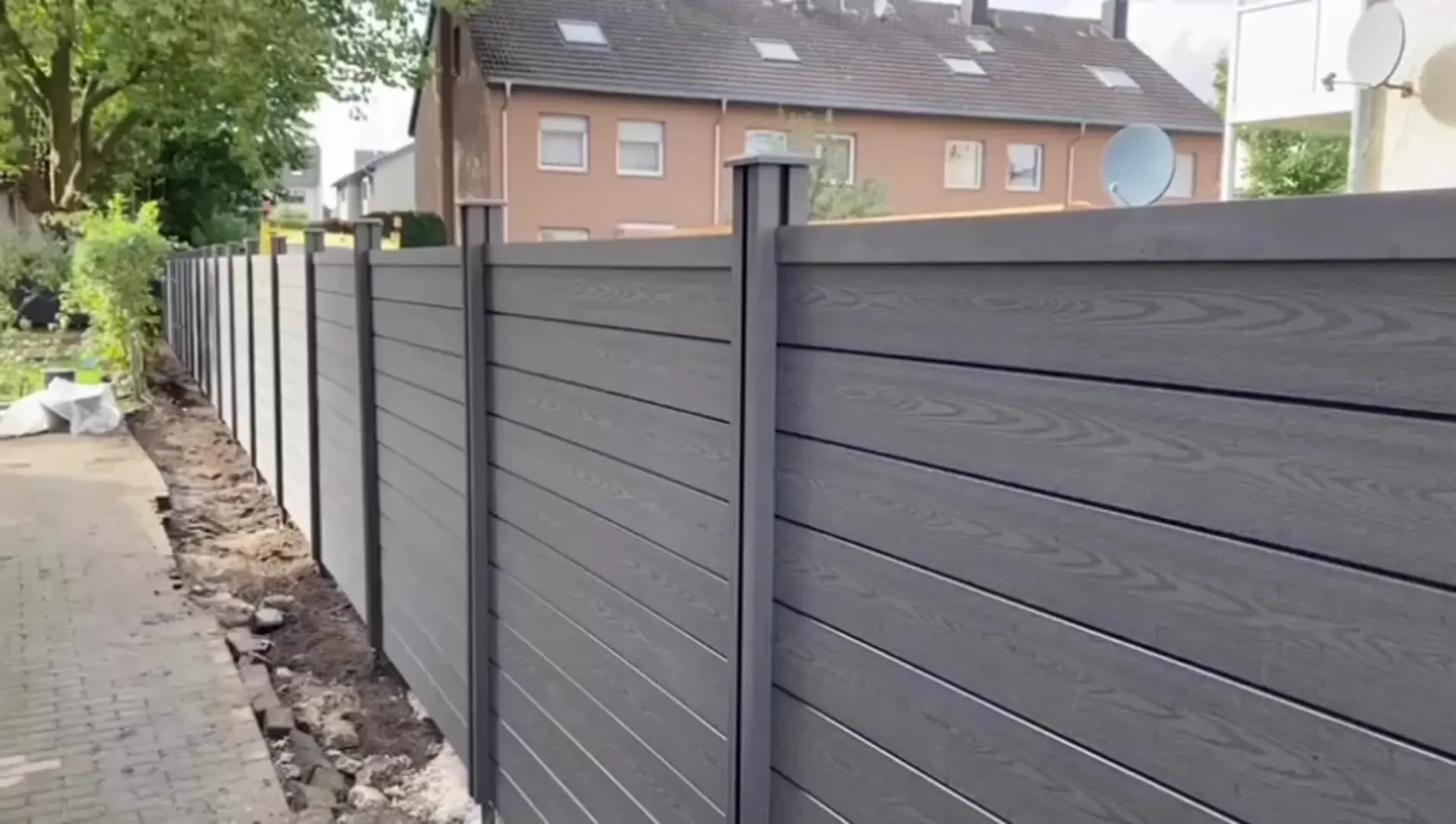 LANDING Hot Sale WPC Fence Panel Waterproof Decorative Composite Garden Fence Outdoor Wood Plastic Composite Fence Panels