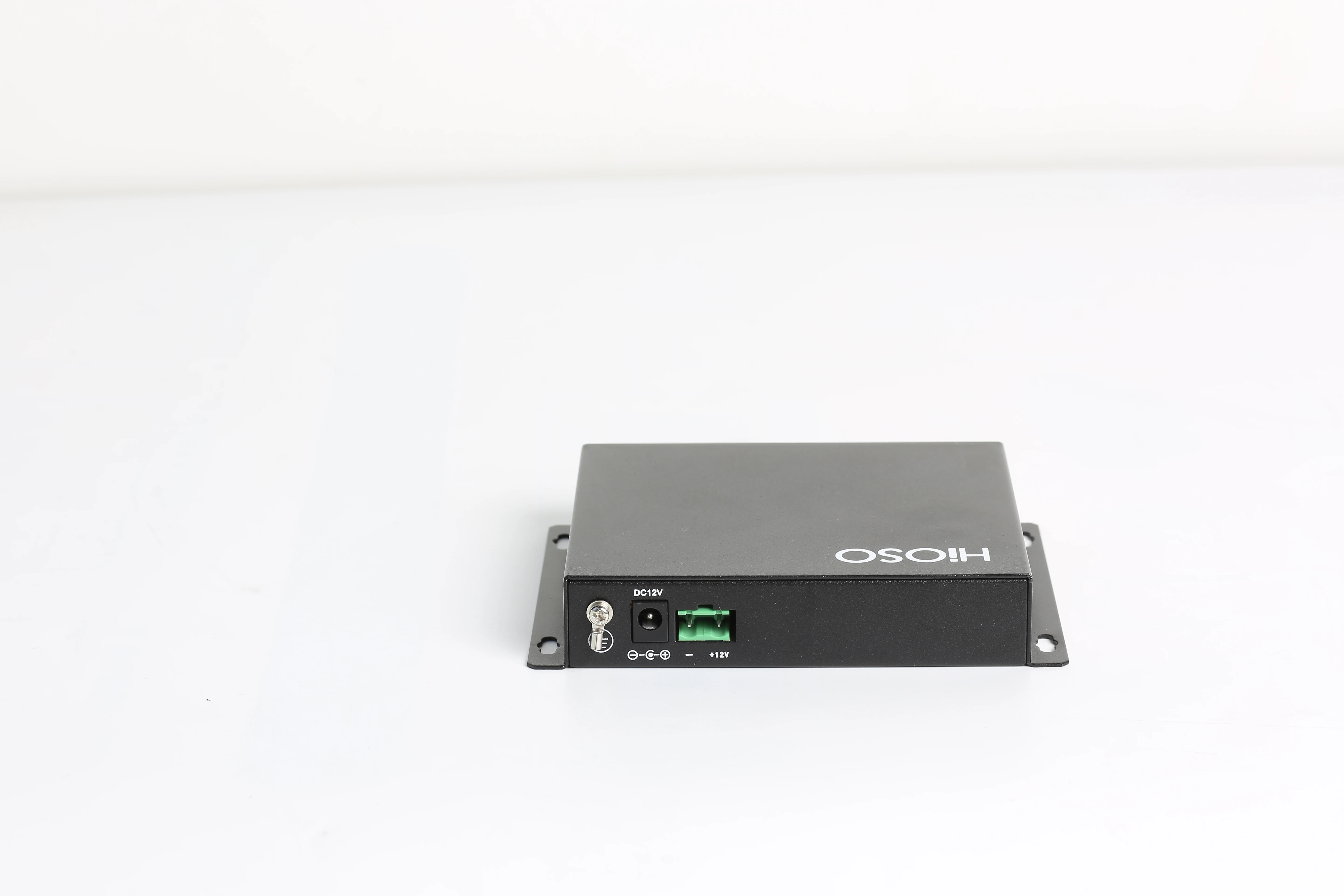 HiOSO GPON ONT has high quality wall mounted metal housing, supports GPON and EPON OLT provides 4 ports 100M RJ45 Ethernet ports
