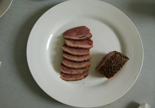 Грудь дымчатой утки