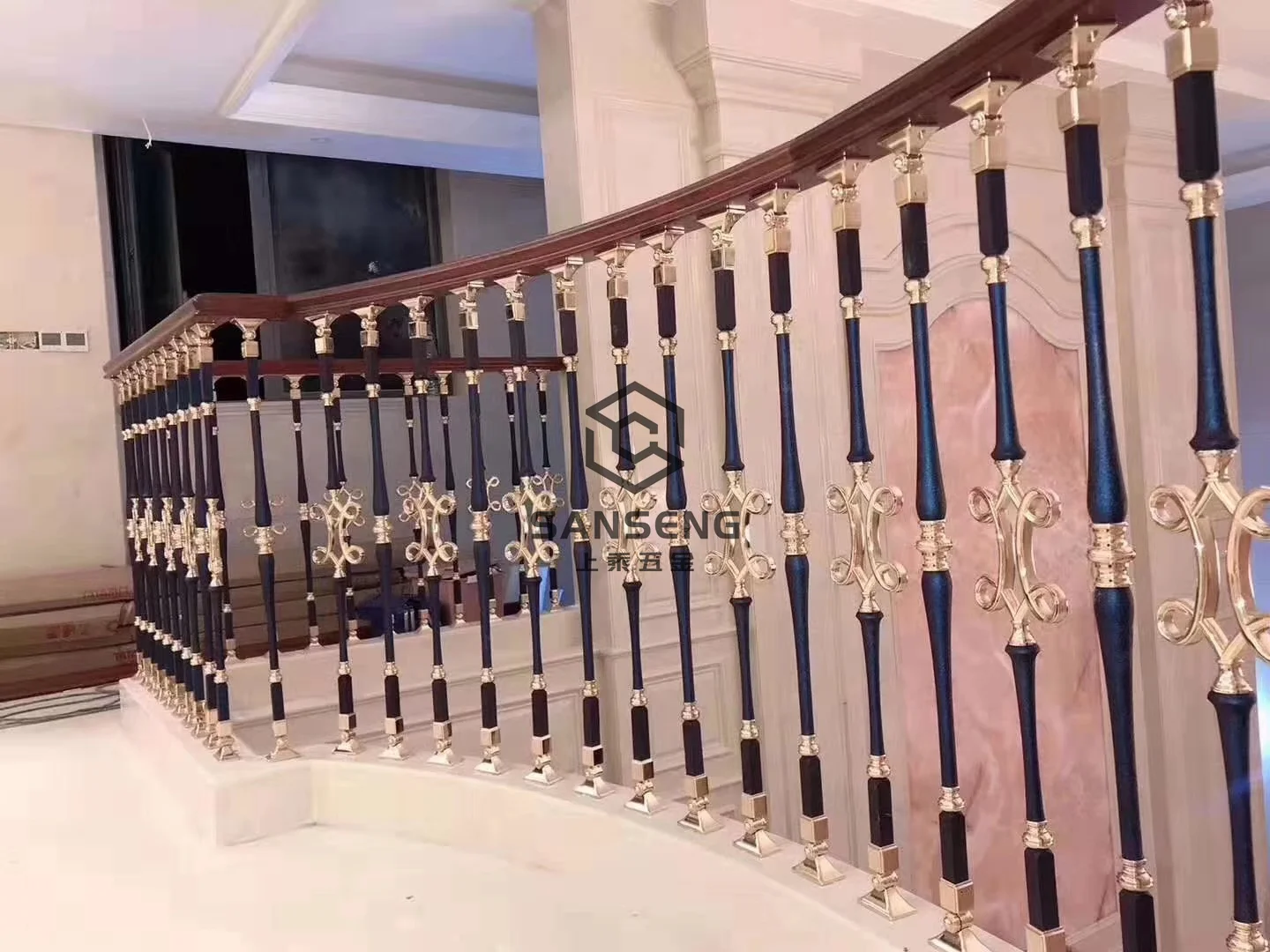 Modern Design Stainless Steel Base Injection Molding Acrylic Stair Railing For Balcony