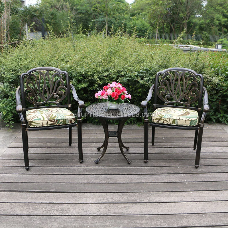 Wholesale Classical Garden Chairs 3 Piece Outdoor Waterproof Patio Cast Aluminum Chair Coffee Table Set