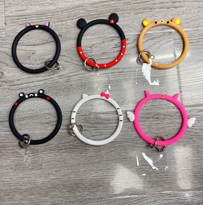 2022 trendy mobile phone shell bracelet silicone pendant bracelet wrist strap ring anti-lost matching pendant