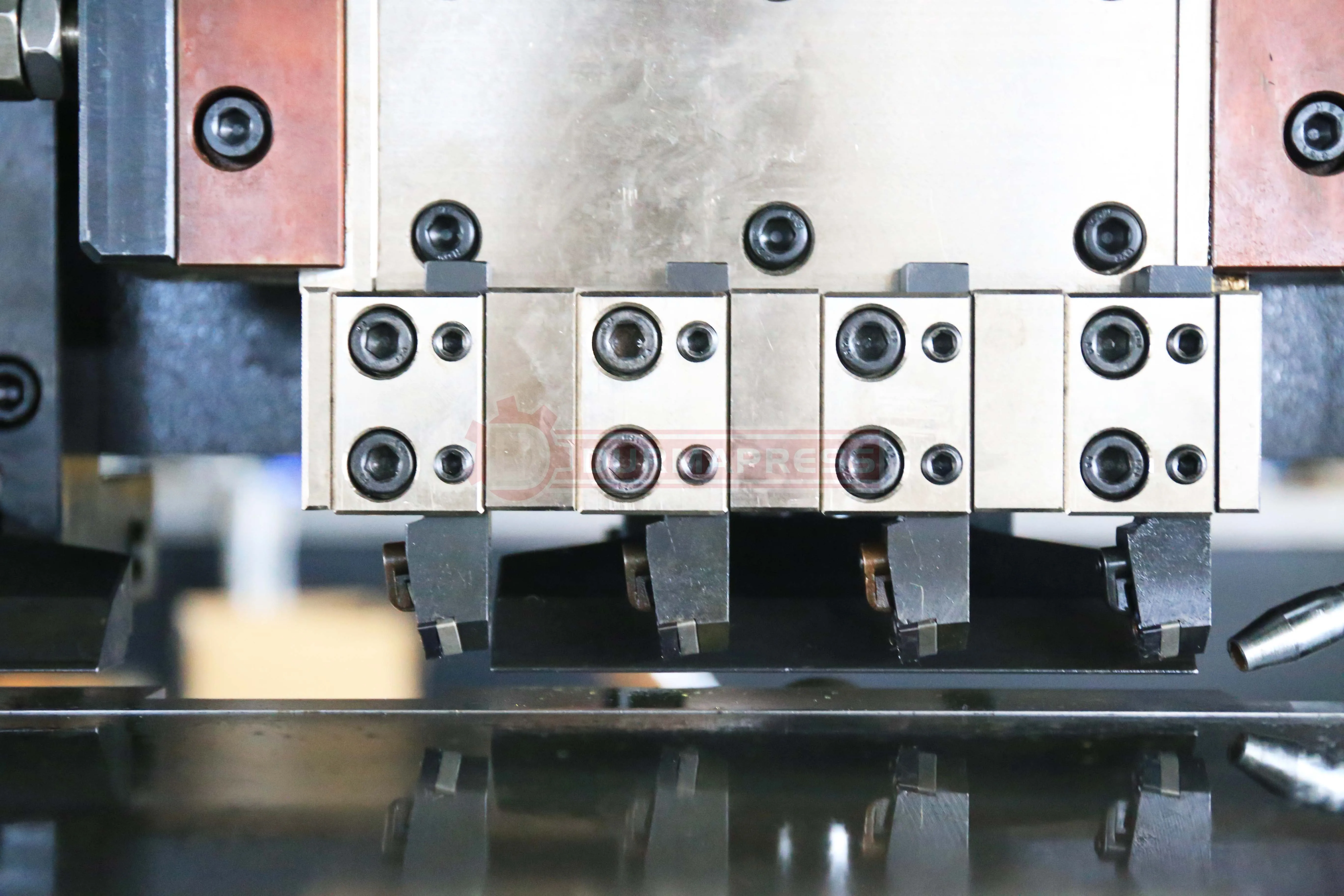 
DMK 1250-4 4*4000mm CNC Sheet Metal Plate V Grooving Machine for slotting 