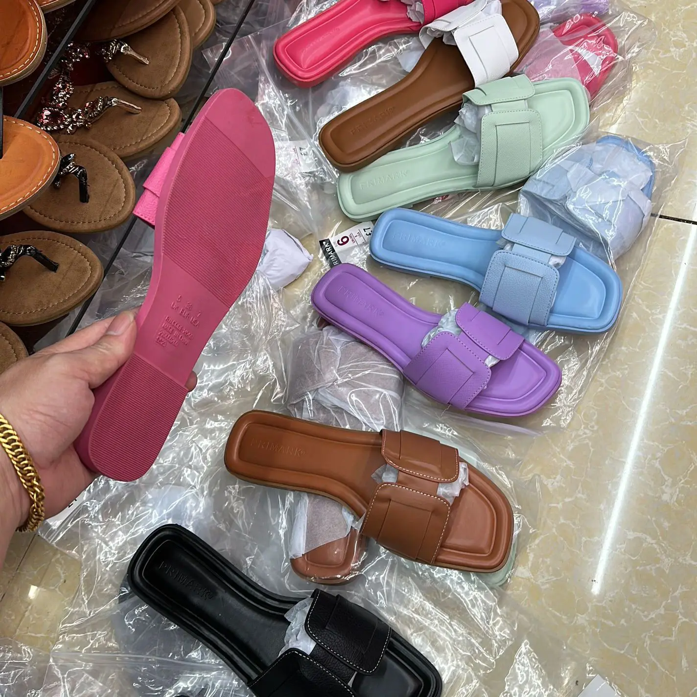 Fashion candy color leather flat slippers for women sandals wholesale sipper manufacturer casual slides shoes flip-flops outdoor