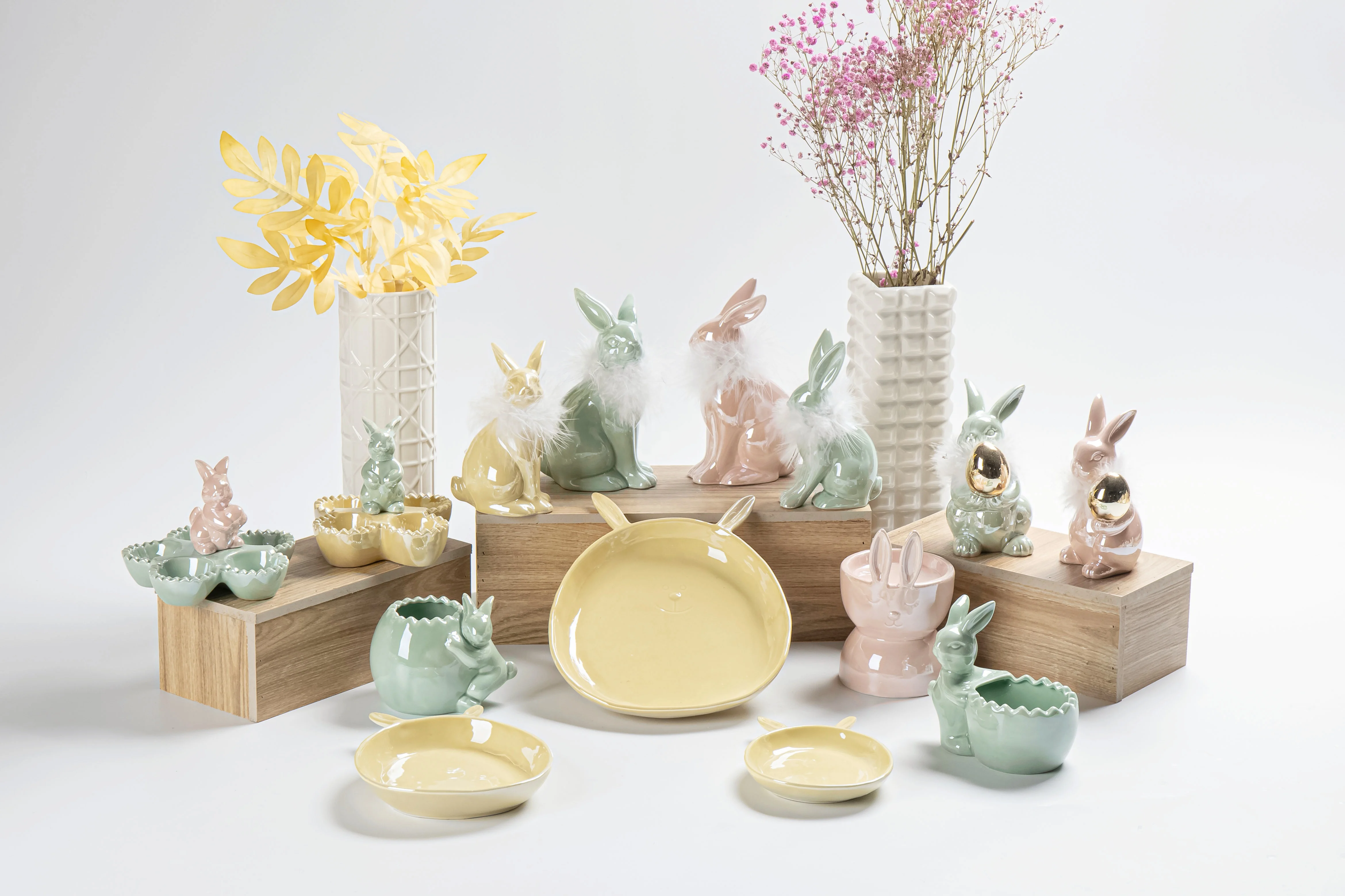 Popular Wholesale Cute Attractive Porcelain Easter Rabbit Figurine With Cotton For Sale