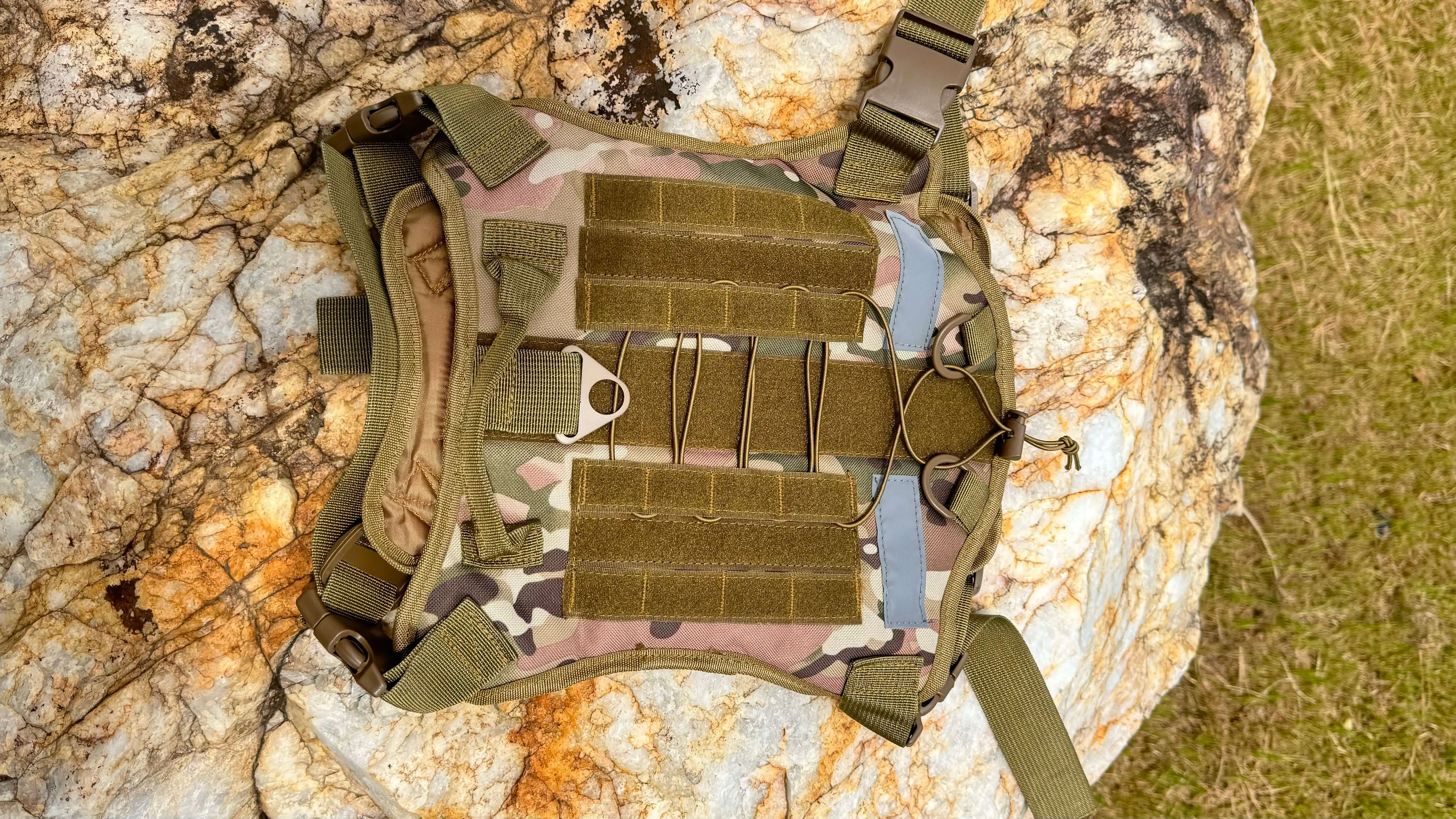 Customizable Nylon Dog Harnesses Waterproof Outdoor Tactical Vest Adjustable Features Scarf Walking Your Canine Factory Price